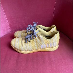 Men’s 10.5 size No Bull trainers